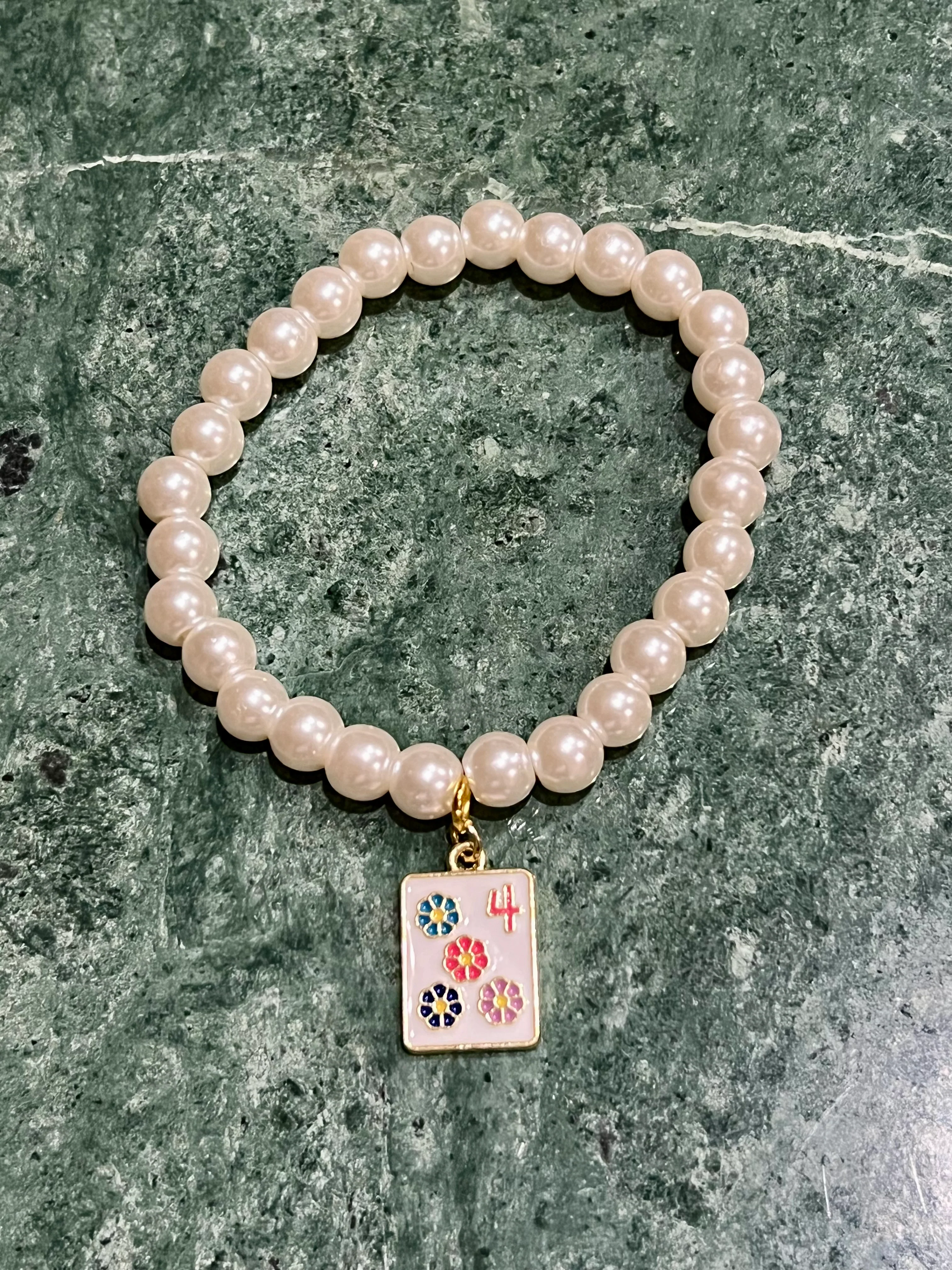 Glass Pearl Bracelet: Four Dot