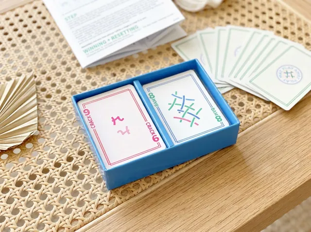 The Play Away Travel Mahjong Card Set